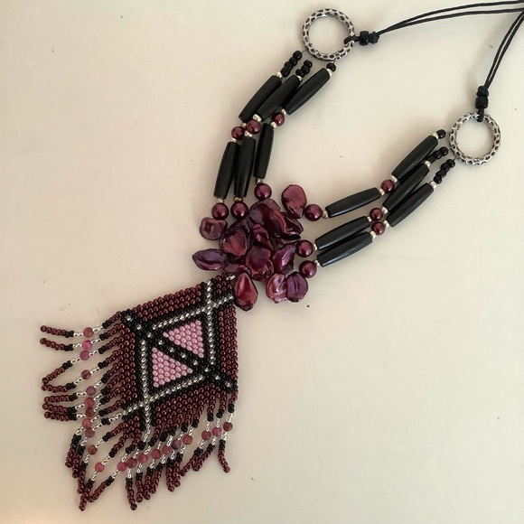 Pink pearl and black hairpipe necklace with handmade beadweaving fringed pendant - Picture 2 of 6